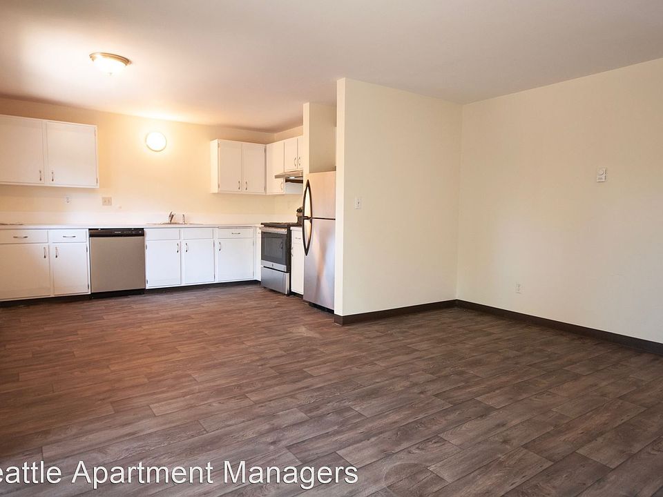 1st image of 19856 25th Ave NE #C