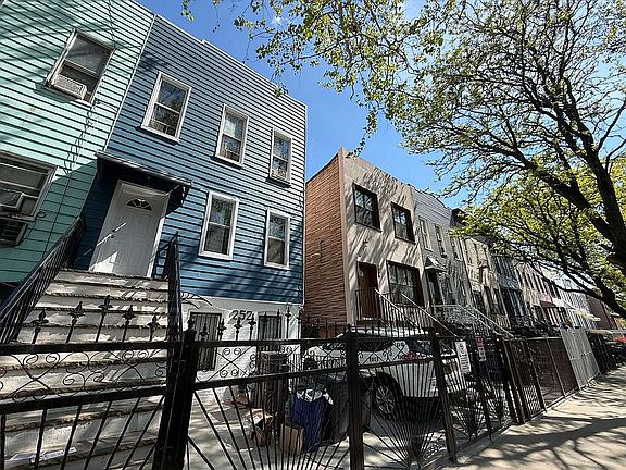 3rd image of 252 Woodbine St #1
