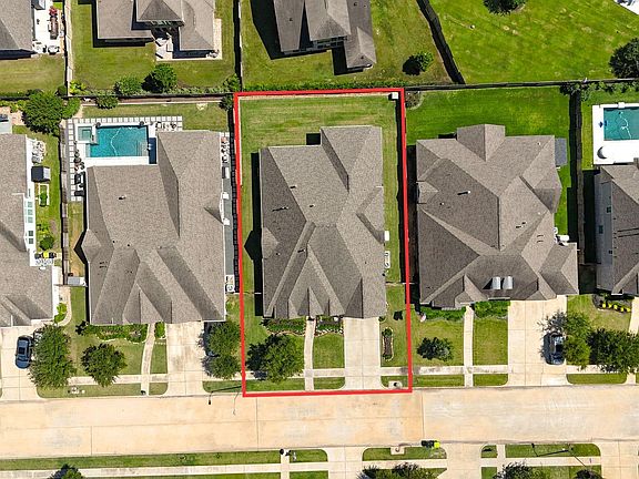 4th image of 30411 Garden Glenn Ct