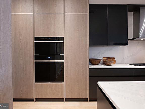 5th image of 124 N 2nd St #4