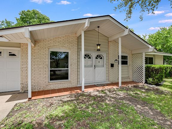 4th image of 1004 Colony North Dr