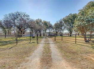 423 J E Woody Rd, Springtown, TX 76082