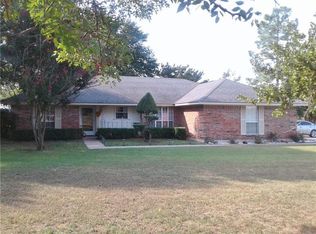 807 Murls Lake Dr, Weatherford, TX 76085