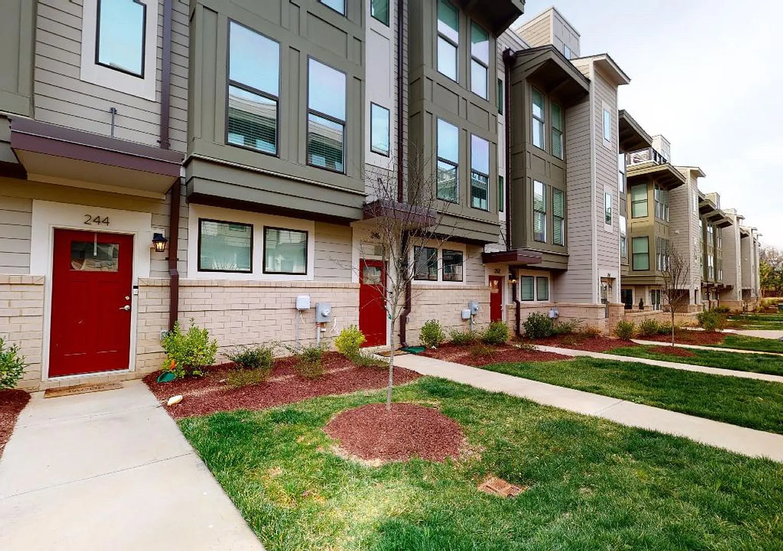 244 Uptown West Dr — Photo 2