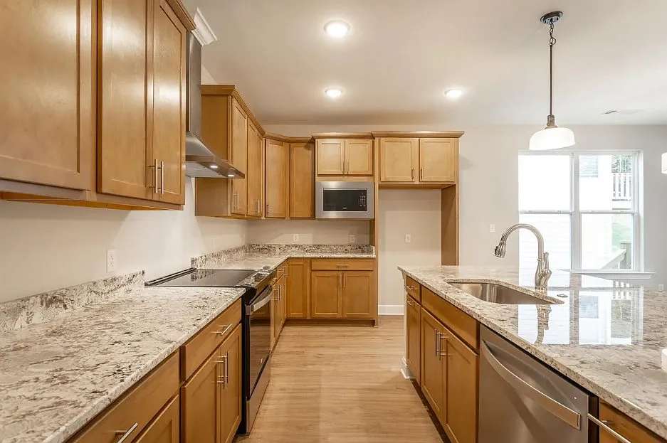 4 bed, 2200 sqft, $2,750 — Photo 4