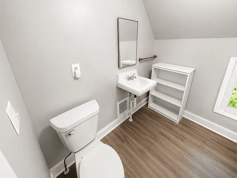413 E Maple Ave #2 — Photo 9