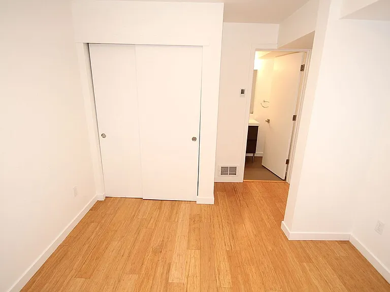 Ballard Flats Apartments — Photo 7