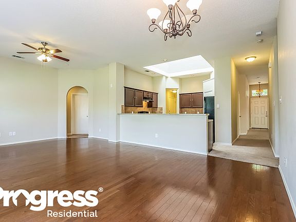 4th image of 1703 Redwood Dr