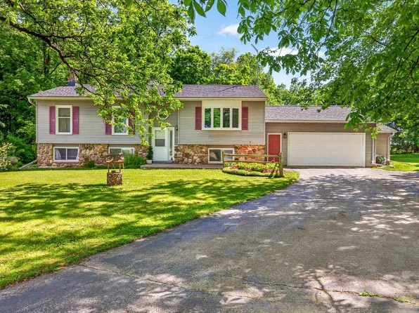 N4764 Larry Rd, New London, WI 54961