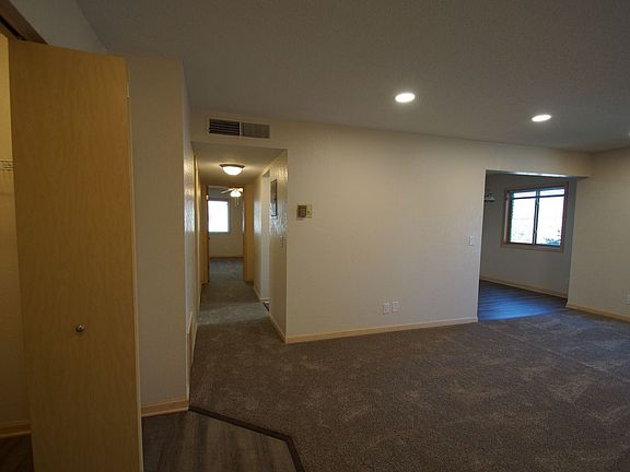3rd image of 1260 Larpenteur Ave W #205