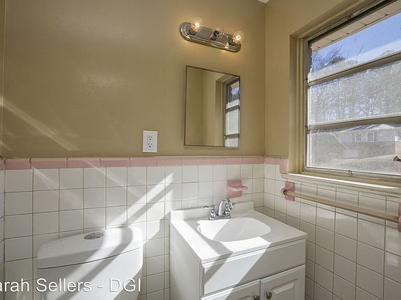 2nd image of 836 Martinwood Ln