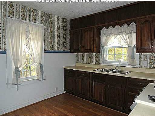 5th image of 4623 Country Club Blvd