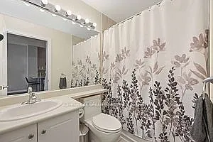 1359 Rathburn Rd E #1802 — Photo 10