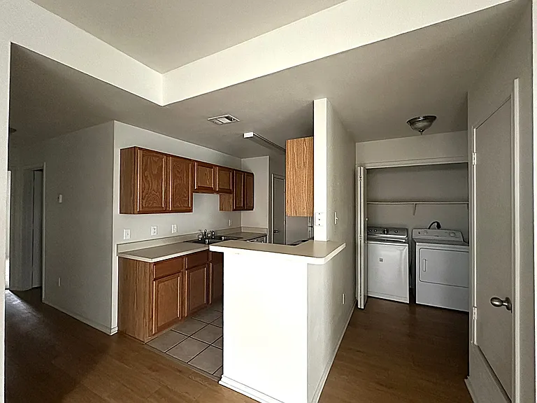 4807 Auburn Dr #A — Photo 4
