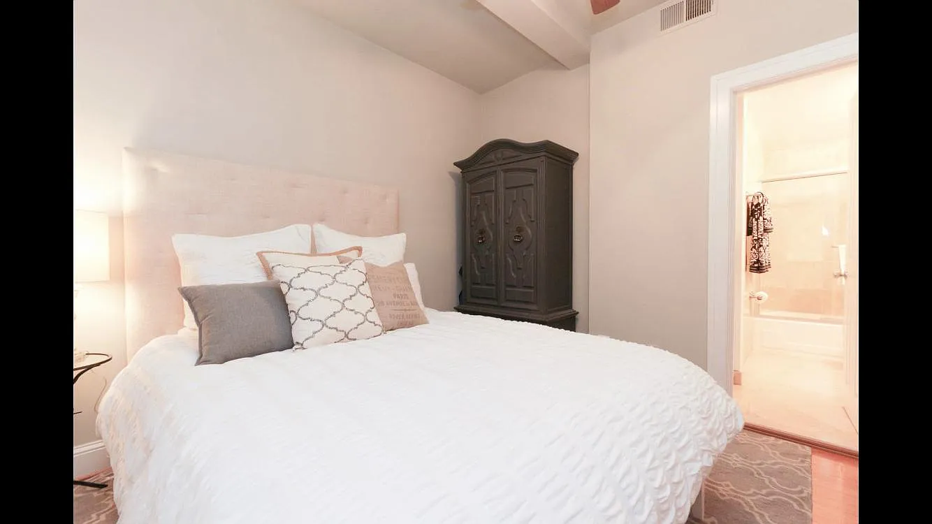 1 bed, 500 sqft, $2,200 — Photo 4