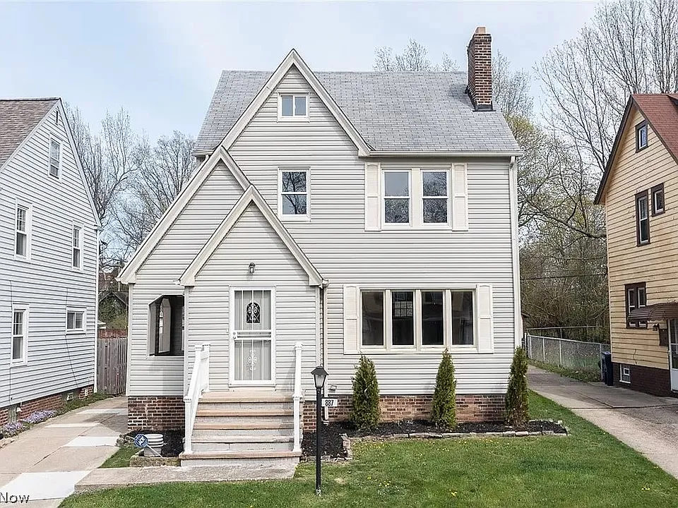 887 Selwyn Rd