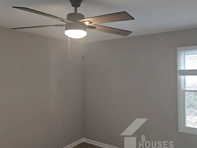 511 Hampton Ave #C101 — Photo 13