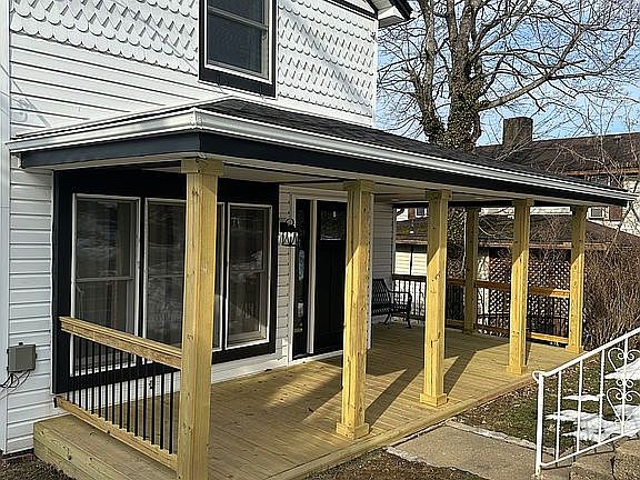 2nd image of 216 Orchard St