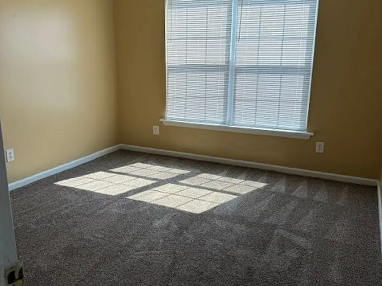 1832 Heathers Way — Photo 9