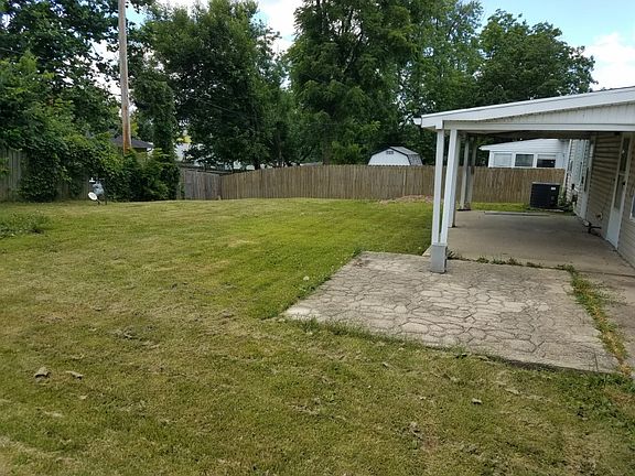 4th image of 928 Williams St