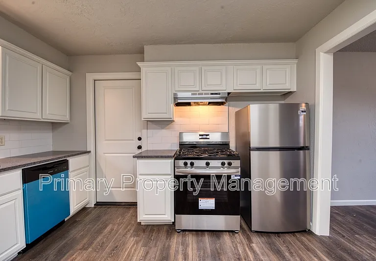 2828 SW 83rd St — Photo 14
