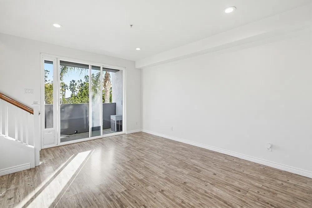 2 bed, 1110 sqft, $3,400 — Photo 4
