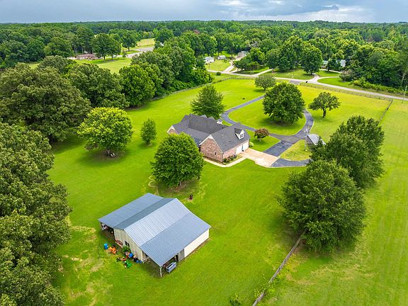 3rd image of 1855 Oak Grove Dr