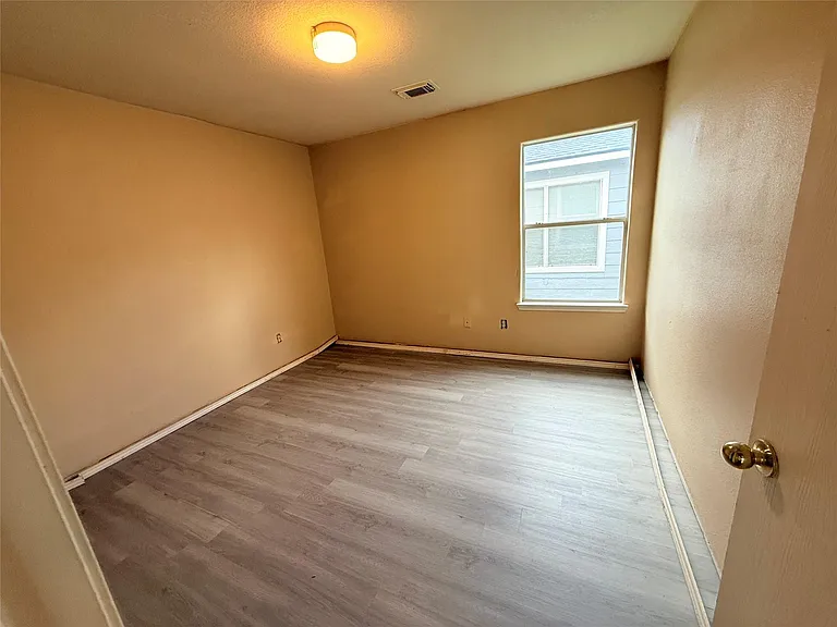 814 Bandon Ln — Photo 11