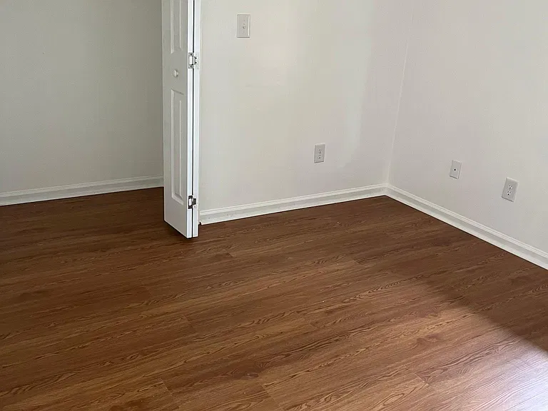 425 W Chestnut St — Photo 9
