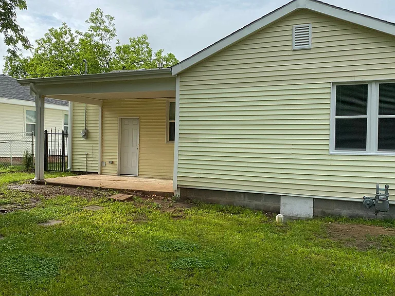 1229 Sherry Ln — Photo 10