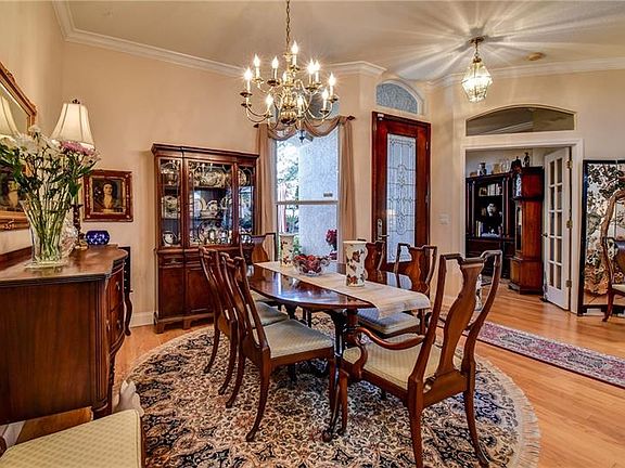 4th image of 1668 Oak Park Ct