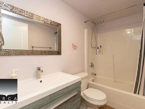 3rd image of 1671 Tatlow Ave #7