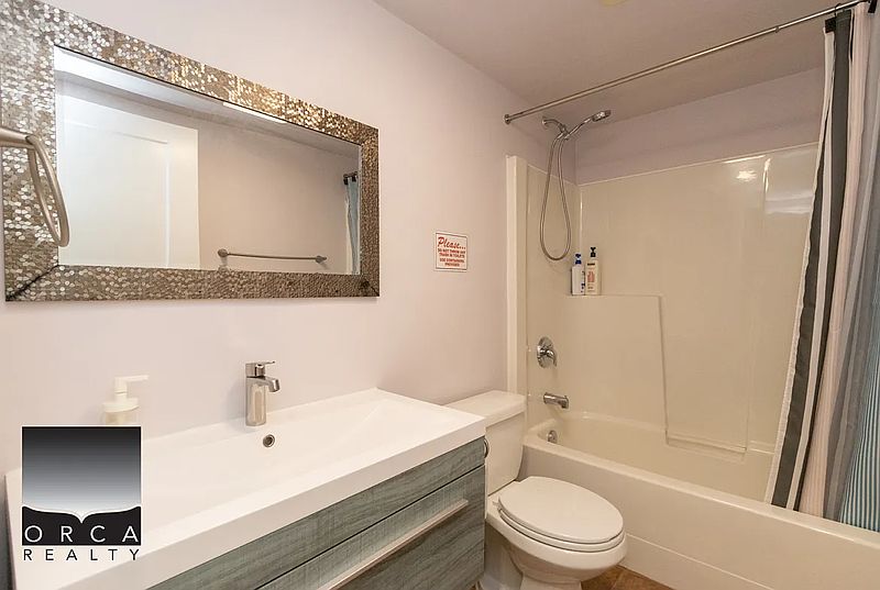 North Vancouver Apartment for rent - 2 Bedrooms — photo 2