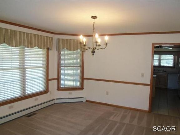 Spacious Dining Area