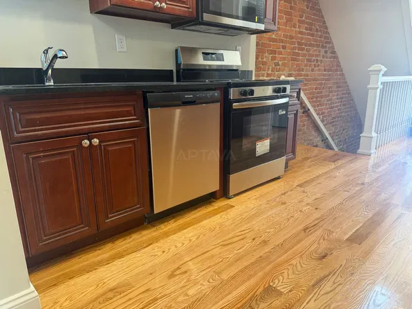 8 Homer Sq, Somerville, MA