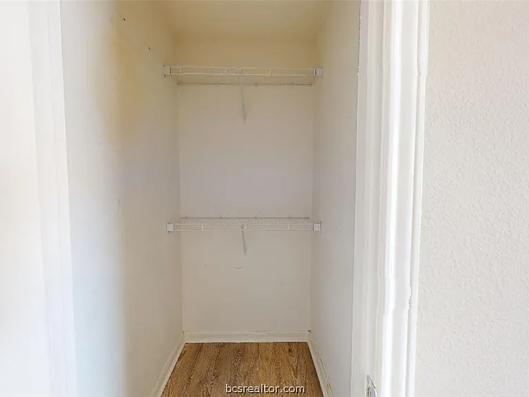 523 Sw Pkwy #204 — Photo 13