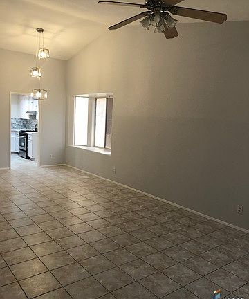 5th image of 2402 Wensley Ave