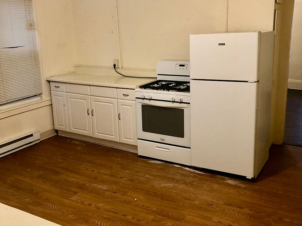 2nd image of 235 W Main St APT 2