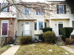 14744 Grobie Pond Ln, Centreville, VA 20120