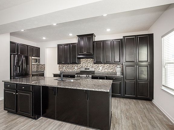 2nd image of 9260 Preserve Way
