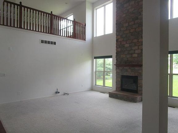4th image of 3455 Village Club Dr