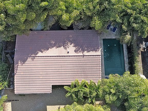 4th image of 2808 NE 6th Ave