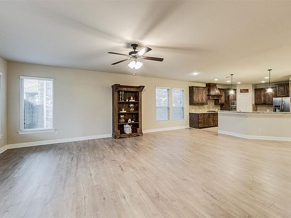 4th image of 512 Fownes Link Dr