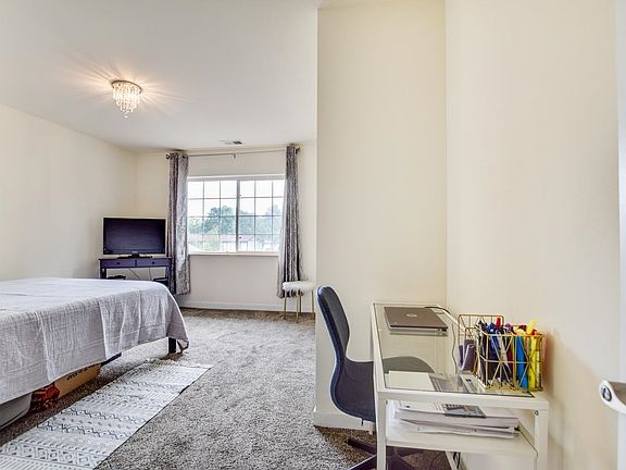 5th image of 4134 Bruns Ave Unit 29