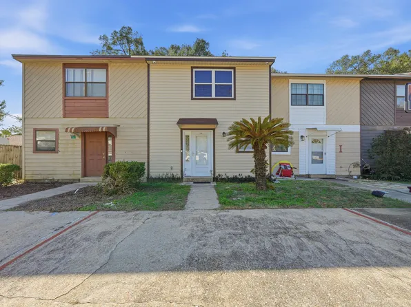 208 3rd St #J, Fort Walton Beach, FL 32548