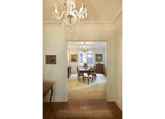 Sold by Warburg | media 4