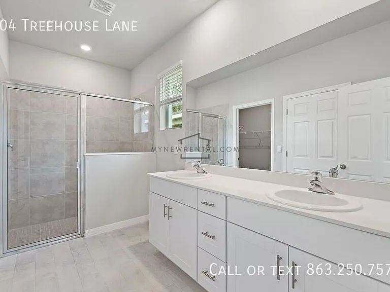 704 Treehouse Ln — Photo 23