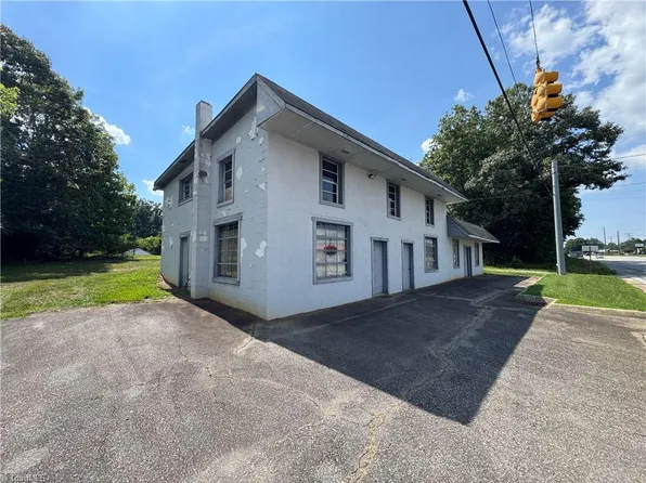 217 Sparta Rd #303, North Wilkesboro, NC 28659