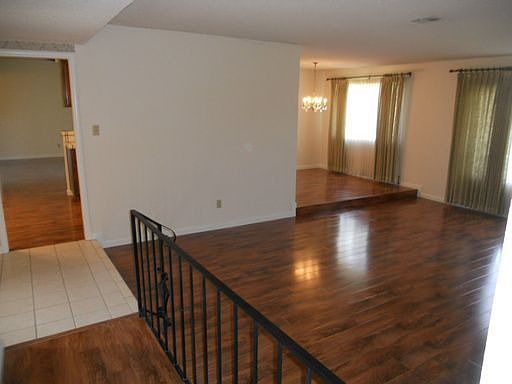 4th image of 9 Havenwood Cir