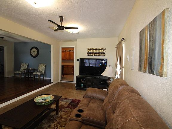 4th image of 1213 Ash St